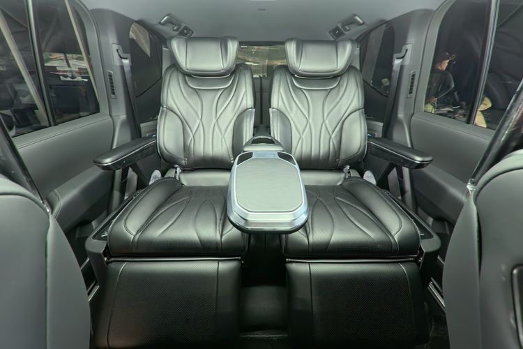 Jok Mobil, pilot seat, pilot seat mobil, Ferrari Jok, Ferrari Jok Cibubur, Tren Pilot Seat 2025: Modifikasi Interior Mobil Jadi Mewah