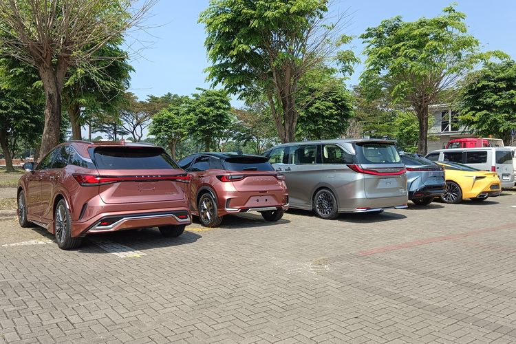 LC500h, Lexus Indonesia, Lexus LC500, Lexus LC500H, LC500H, Lexus LC500h Terpantau Parkiran ICE BSD, Siap Meramaikan GIIAS 2025