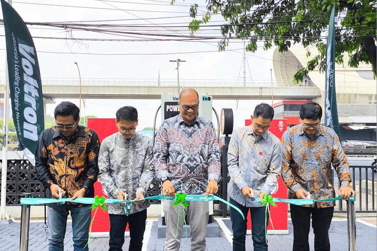 Geely Auto Indonesia, Voltron, charging station, kendaraan listrik, Kendaraan listrik, Kerja Sama Geely dan Voltron untuk Infrastruktur Kendaraan Listrik