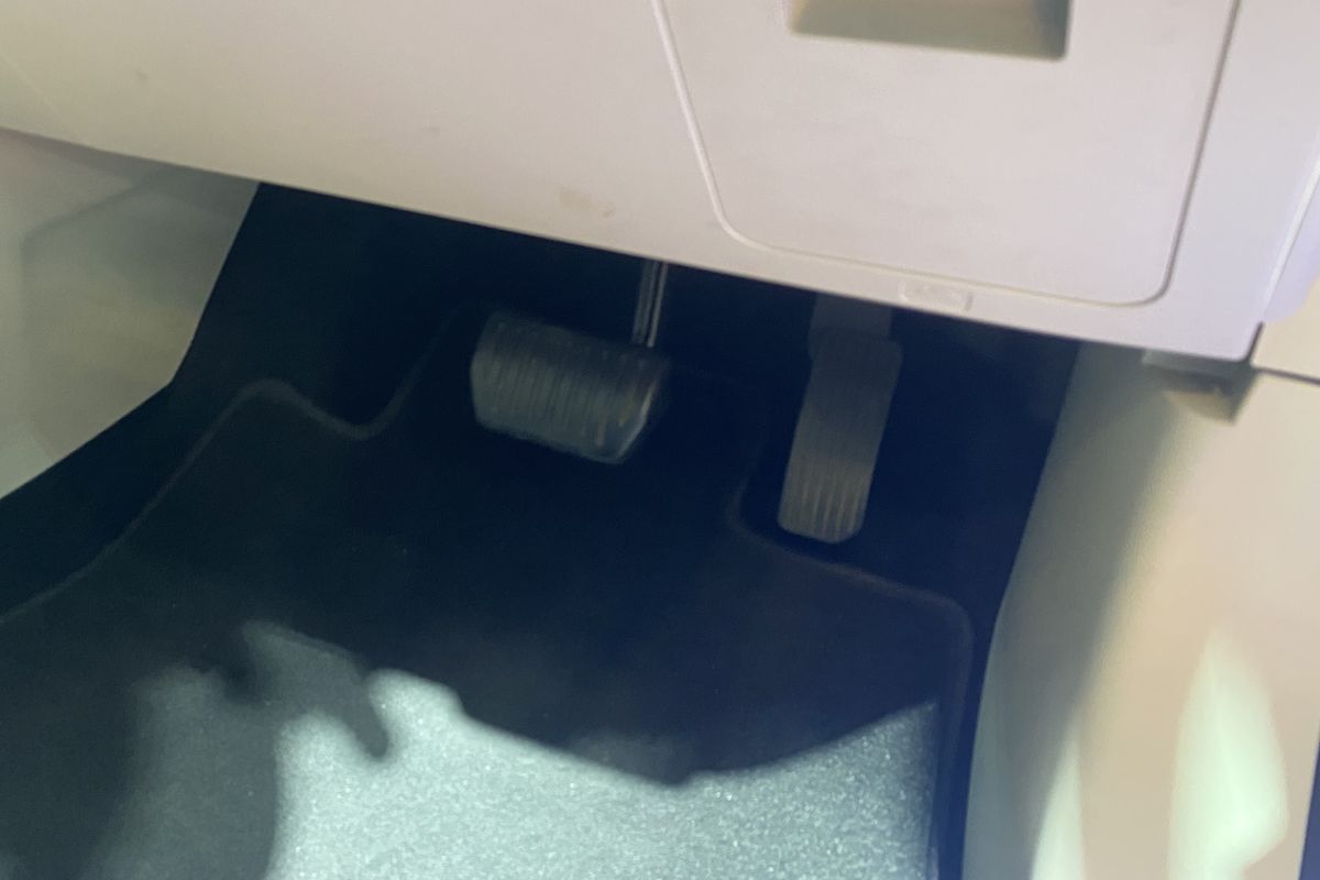 Cegah Rem Blong pada Mobil Matik di Jalan Menurun