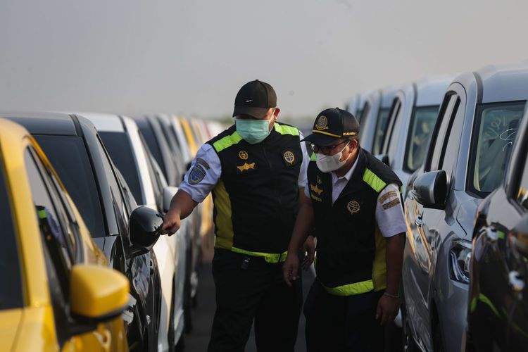 Ekspor Mobil CBU, pertumbuhan industri otomotif, ekspor mobil CKD, statistik ekspor mobil, Statistik Ekspor Mobil Indonesia: CBU dan CKD Meningkat di 2025