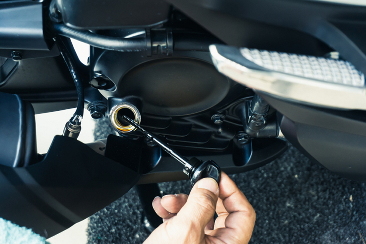 Waktu, perkotaan, Pertamina, oli mesin, ganti oli, jarak, pelumas, Waktu atau Jarak, Mana yang Tepat Dijadikan Acuan Ganti Oli Mobil?