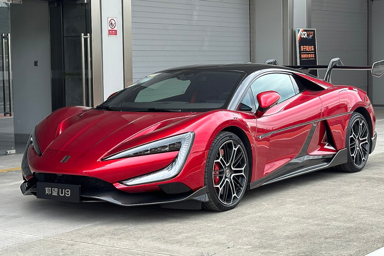 Yangwang U9, Supercar listrik, supercar listrik, YangWang U9, GIIAS 2025, Performa mengesankan, Mengenal Yangwang U9: Supercar Listrik Menari di GIIAS 2025