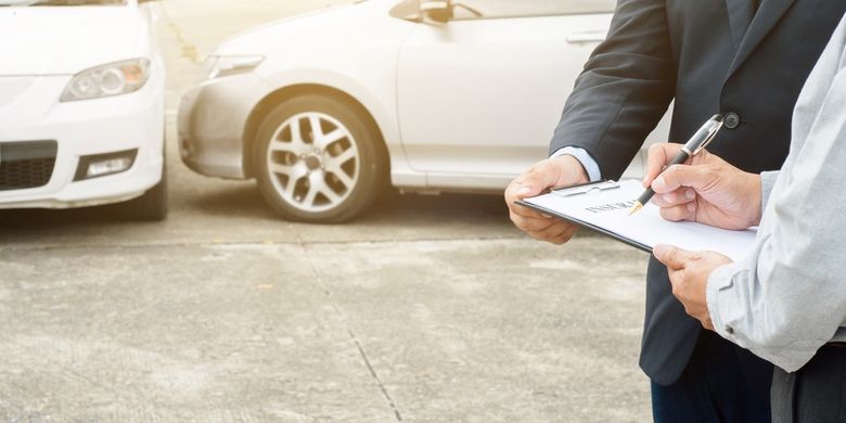 Ferrari, towing, viral, Kendaraan Bermotor, kendaraan bermotor, otomotif, ferrari, asuransi kendaraan, video viral, asuransi kendaraan bermotor, Ferrari Terguling Saat Diangkut Towing, Ditanggung Asuransi?