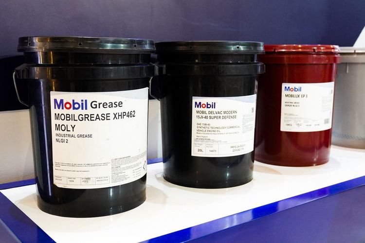 truk tambang, pelumas mobil, penggantian oli, PT ExxonMobil Lubricants, Perawatan Truk Tambang: Tips dan Rekomendasi dari Ahli