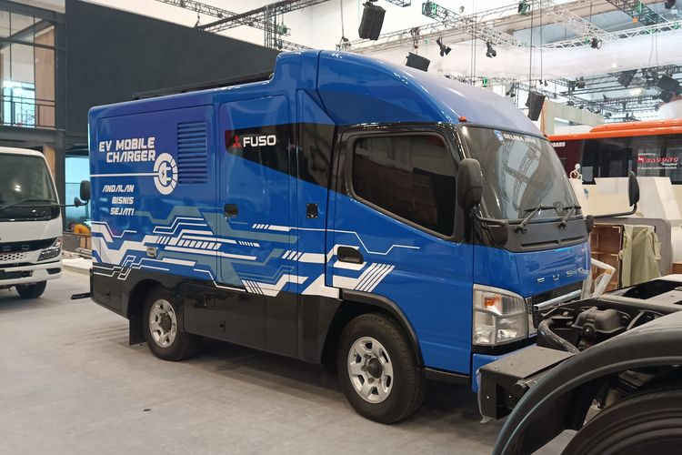 GIIAS 2025, Mitsubishi Fuso, Fighter X, truk, Mitsubishi fuso, Lihat Truk Baru Mitsubishi Fuso di GIIAS 2025, Fighter X FM65 Tractor