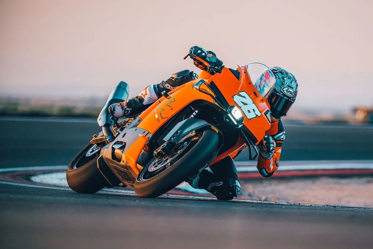 KTM 990 RC R: Motor Baru dengan Teknologi MotoGP