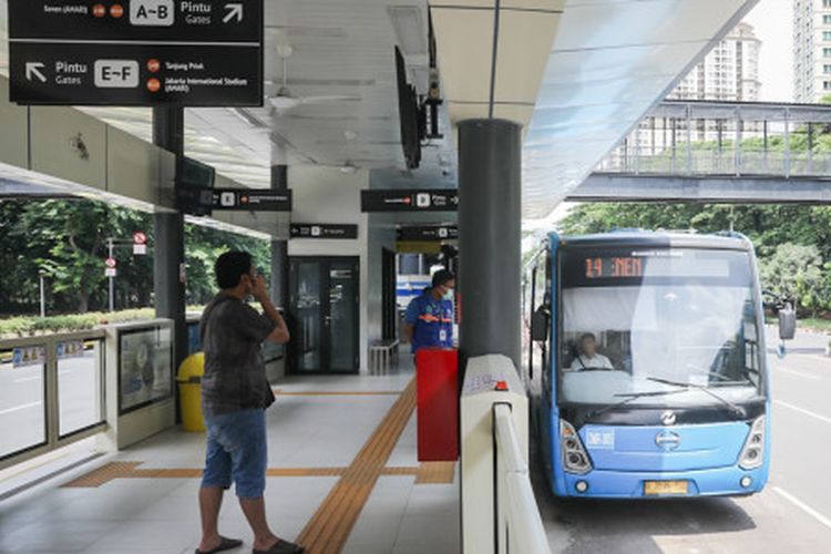 Transjakarta, tarif Transjakarta, Bus Transjakarta, Tarif TransJakarta, wacana kenaikan tarif transjakarta, tarif bus transjakarta, Wacana Kenaikan Tarif Bus Transjakarta Kembali Menguat