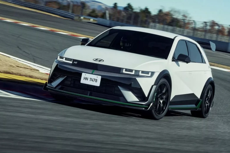 YangWang U9, mobil listrik, GIIAS 2025, YangWang U9: Hypercar Listrik yang Siap Tantang Hyundai Ioniq 5 N