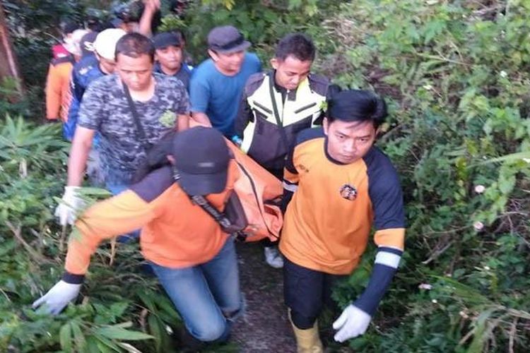 rem blong, innova, turunan, mobil rem blong, kecelakaan pacet mojokerto, cangar pacet, Belajar dari Kecelakaan Innova di Pacet Mojokerto: Ini Kesalahan Umum Pengemudi di Turunan