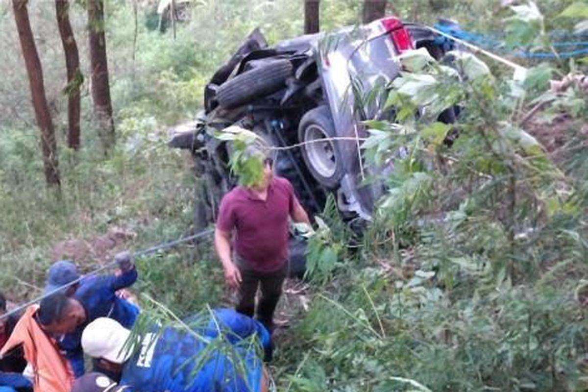 rem blong, engine brake, cara engine brake yang benar, tips mengemudi aman, Engine Brake Tidak Sekadar Turunkan Gigi, Ini Aturannya