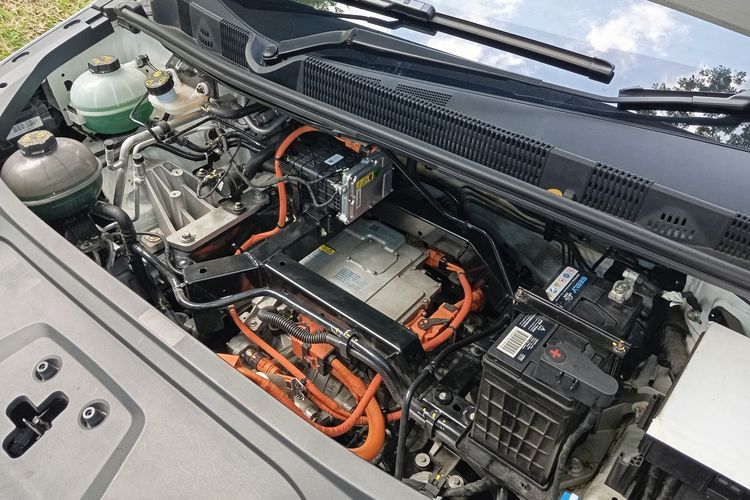 otomotif, Altera, mobil listrik, kendaraan listrik, elektrifikasi, Aletra L8, Aletra L8 EV, Modal Aletra Bersaing dengan Mobil Listrik Lain di Indonesia