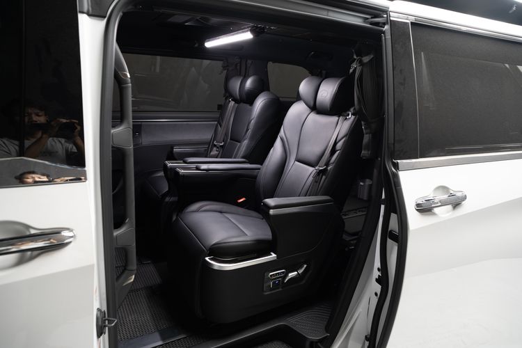 Jok Mobil, pilot seat, pilot seat mobil, Ferrari Jok, Ferrari Jok Cibubur, Tren Pilot Seat 2025: Modifikasi Interior Mobil Jadi Mewah