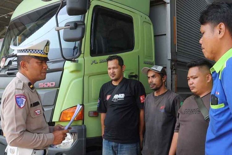 Operasi Patuh, truk ODOL, pelanggaran lalu lintas, operasi patuh jaya, Truk ODOL, penindakan truk odol, Penindakan Truk ODOL Tidak Masuk dalam Sasaran Operasi Patuh 2025
