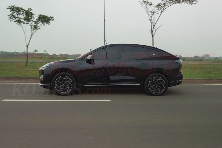 SUV listrik, mobil listrik, BYD Sealion 7, Hyptec HT Premium, BYD Sealion 7 vs Hyptec HT Premium, harga BYD Sealion 7, harga Hyptec HT Premium, spesifikasi BYD Sealion, spesifikasi Hyptec HT Premium, Perbandingan BYD Sealion 7 dan Hyptec HT Premium, SUV Listrik Terbaru