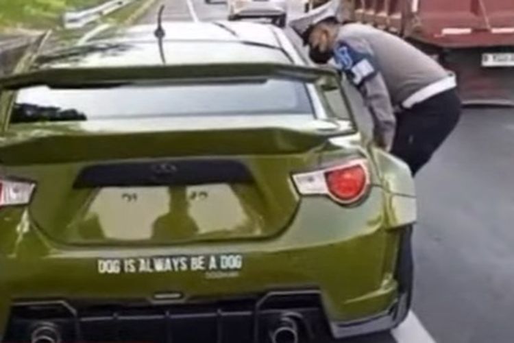 pajak kendaraan, telat bayar pajak, bayar pajak kendaraan, risiko telat bayar pajak kendaraan, Jangan Diabaikan, Ini Risiko jika Telat Bayar Pajak Kendaraan