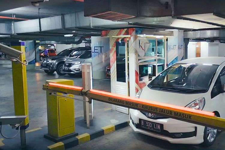 biaya tambahan, Gubernur DKI Jakarta, Rio Octaviano, parkir cashless, Jakarta Wajibkan Sistem Parkir Cashless, Apa Kata Operator?