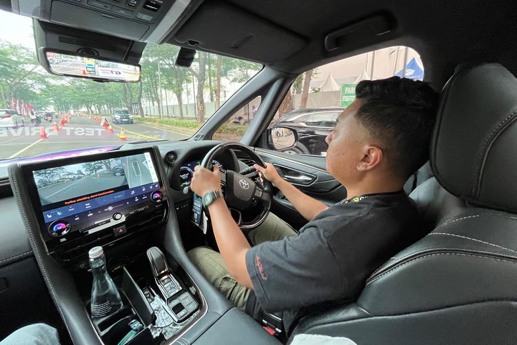 Toyota Alphard, Alphard, test drive, alphard hybrid, GIIAS 2025, Tes Alphard Hybrid, Begini Rasanya MPV Mewah Rp 1,7 Miliar