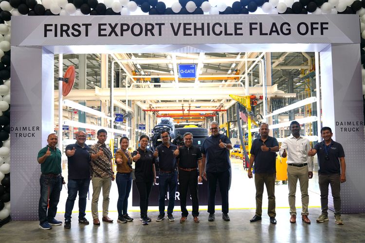 pabrik, Ekspor, produksi, Mercedes Benz, sasis bus, Euro 5, Daimler, DCVMI, Produksi Cikarang, DCVMI Ekspor Perdana Sasis Mercedes 1626L Euro 5