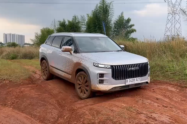 Jaecoo J7, SUV Perkotaan, SUV perkotaan, All-Road Drive Intelligent System, kemampuan off-road, Uji Coba Jaecoo J7: SUV Perkotaan Siap Hadapi Medan Berat