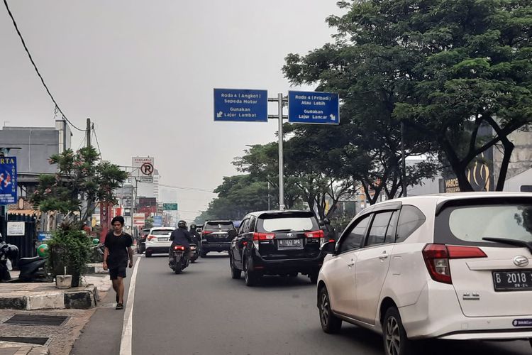 mobil, mobil matik, matik, auto hold, Pakai Fitur Auto Hold di Lampu Merah, Bikin Boros Konsumsi BBM?