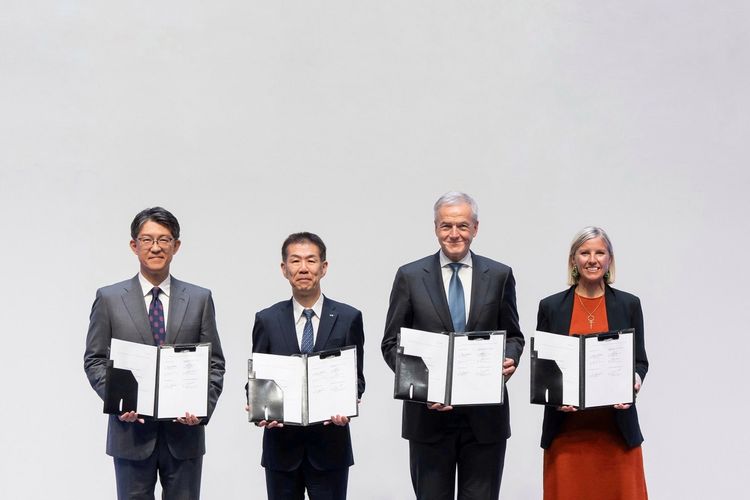 BYD Atto 1, full tank, Mitsubishi Destinator, Wuling, Air ev, Binguo EV, GIIAS, Lansia, Full Tank, lansia, Populer Otomotif, artikel terpopuler, merger Fuso Hino Daimler dan Toyota, Menghemat dengan BYD Atto 1, Bensin Destinator