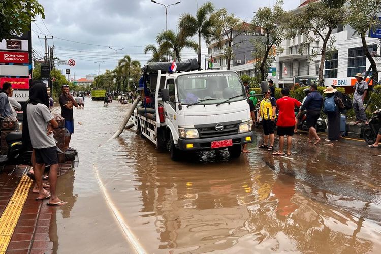 Banjir Bali, nomor darurat, bencana banjir di bali, nomor darurat banjir bali, daftar nomor darurat, Banjir Bali, Catat Nomor Darurat yang Bisa Dihubungi Warga