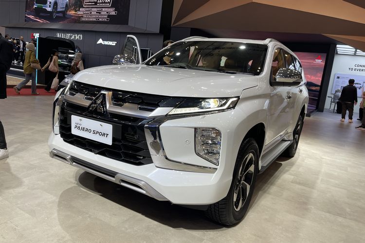 Mitsubishi Pajero Sport, GWM Tank 300 Diesel, SUV ladder-frame, performa off-road, Perbandingan GWM Tank 300 Diesel dan Pajero Sport; Adu Spesifikasi!