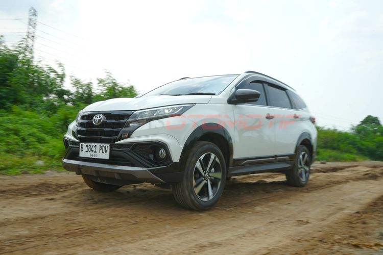 Toyota Rush 2021, Kelebihan Toyota Rush, Kekurangan Toyota Rush, Pengalaman pemilik Toyota Rush, Curhat Pemilik Toyota Rush 2021, Bandel Tapi Suspensi Keras
