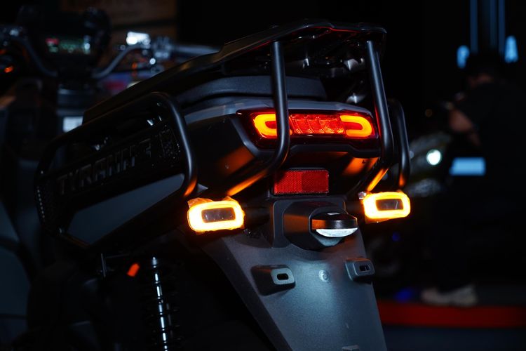 Tyranno, motor listrik tyranno, Indomobil Emotor, motor listrik tyranno harga, motor listrik tyranno indomobil, Motor Listrik Tyranno Hadir di Surabaya, Segini Harganya