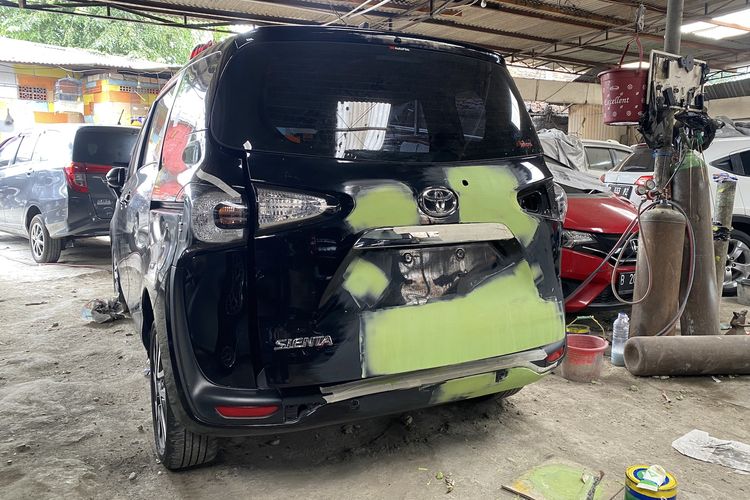 perbaikan mobil, biaya efisien, Paintless Dent repair, Nuryadi DJ Auto Care, Paintless Dent Repair: Solusi Modern untuk Bodi Mobil Penyok