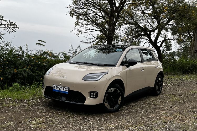 mobil, mobil listrik, penjualan, Aion, aion ut, Penjualan Aion UT Capai 2.500 Unit, Tipe Premium Paling Dicari