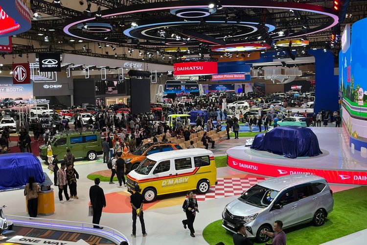 pameran otomotif, GIIAS 2025, Rojali, Rohana, penjualan Toyota, penjualan mobil, penjualan toyota, rojali, rohana, Kata Toyota Soal Fenomena Rojali dan Rohana di GIIAS 2025