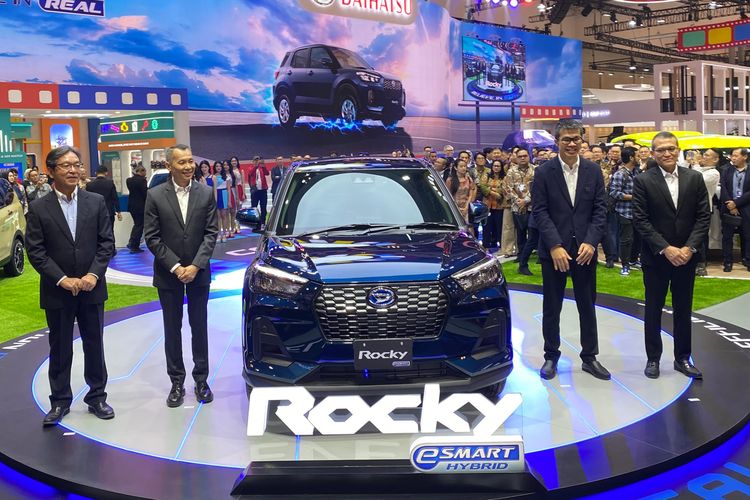 Daihatsu, GIIAS, GIIAS 2025, Daihatsu Rocky 2021, Daihatsu Rocky e-smart Hybrid, Daihatsu Ajak Masyarakat Rasakan Bahagia Sejak Pertama di GIIAS 2025