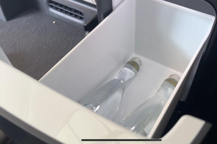 XPeng X9, MPV listrik, fasilitas lengkap, interior mewah, Xpeng X9, XPeng X9: Desain Kabin Seperti Ruang Tamu di Atas Roda