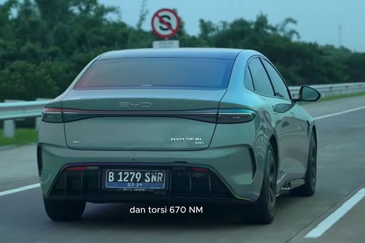 mobil listrik, diler mobil bekas, mobil listrik bekas, harga mobil listrik bekas, harga mobil listrik bekas anjlok, Kenapa Harga Mobil Listrik Bekas Cepat Turun? Ini Penyebabnya