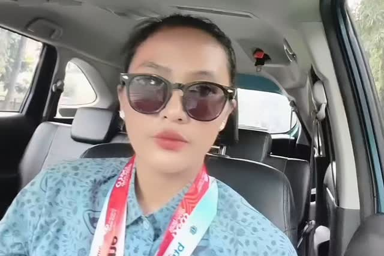 Bluebird, sopir taksi, ibu tunggal, sopir bluebird, Perjuangan Single Mom Jadi Sopir Bluebird Demi Nafkahi 7 Anak