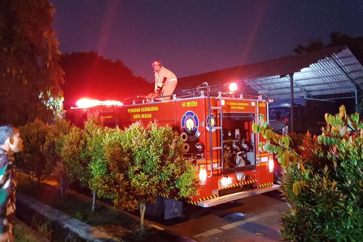 safety driving, rotator, sirine, Strobo, cara berkendara, Apa yang Harus Dilakukan Saat Mendengar Sirine di Jalan Raya?