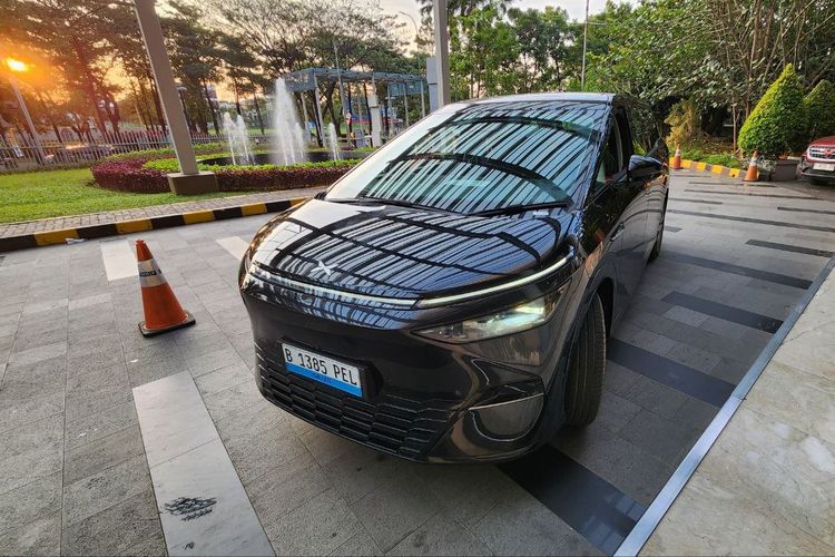 kenyamanan penumpang, mpv listrik premium, Xpeng X9, desain interior futuristis, MPV Listrik Xpeng X9: Suasana Interior yang Futuristis