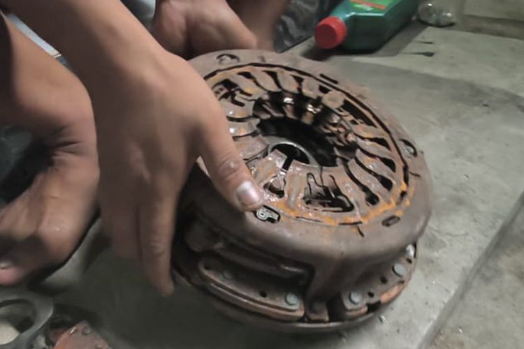 dual clutch transmission, perbaikan dct mobil, kesalahan perbaikan DCT, Salah Bongkar DCT Mobil, Komponen Ini Bisa Rusak