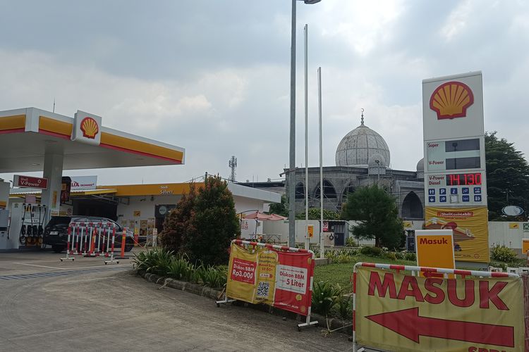 SPBU, bensin, Shell, Sempat Kosong, Sejumlah SPBU Shell Mulai Jual Bensin RON 92