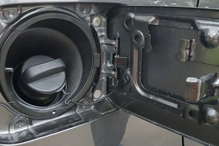 tangki bensin kosong, efek tangki bensin kosong, efek isi bensin tak penuh, Jangan Biarkan Tangki Bensin Mobil Selalu Kosong