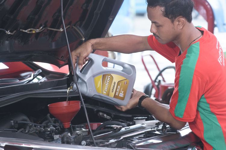 pelumas, Pertamina Lubricants, GIIAS 2025, Pertamina, Fastron, pertamina, viskositas, Gold, Pelumas, kekentalan, fastron, gold, Dari LCGC hingga Supercar, Kenali Varian Oli Fastron di GIIAS 2025