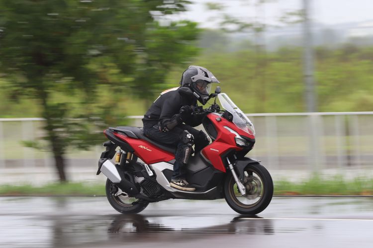 Honda ADV, Honda ADV 160, diskon motor honda, Diskon Skutik Honda, adv160, Honda ADV160 Terbaru Meluncur, Model Lama Diskon Rp 1 Jutaan
