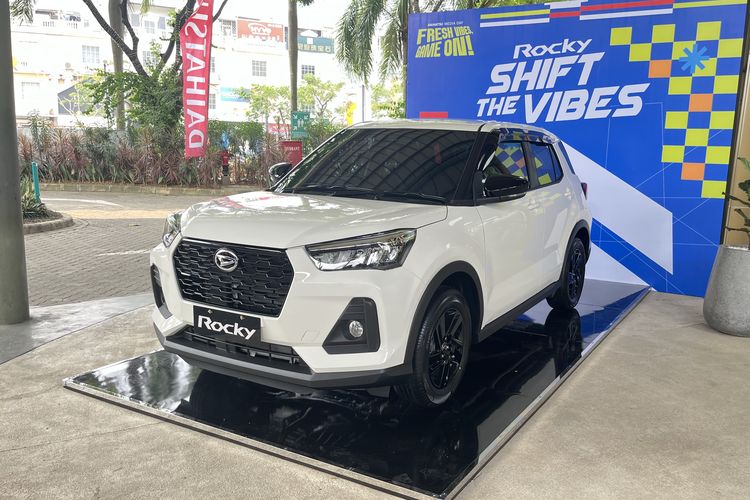 otomotif, Daihatsu, Daihatsu Gran Max, Daihatsu Rocky, Daihatsu Gran Max Facelift, Daihatsu Luncurkan Rocky dan Gran Max Terbaru, Ini Bedanya