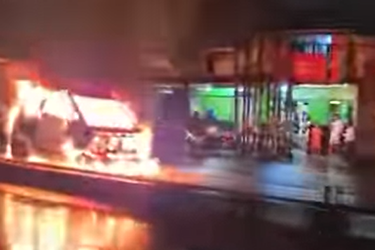 Daihatsu Xenia, MotoGP, Marc Marquez, Wuling Air EV, daihatsu xenia, kebakaran mobil, wuling air ev, Pengalaman Punya XL7, Review Daihatsu Xenia 2024