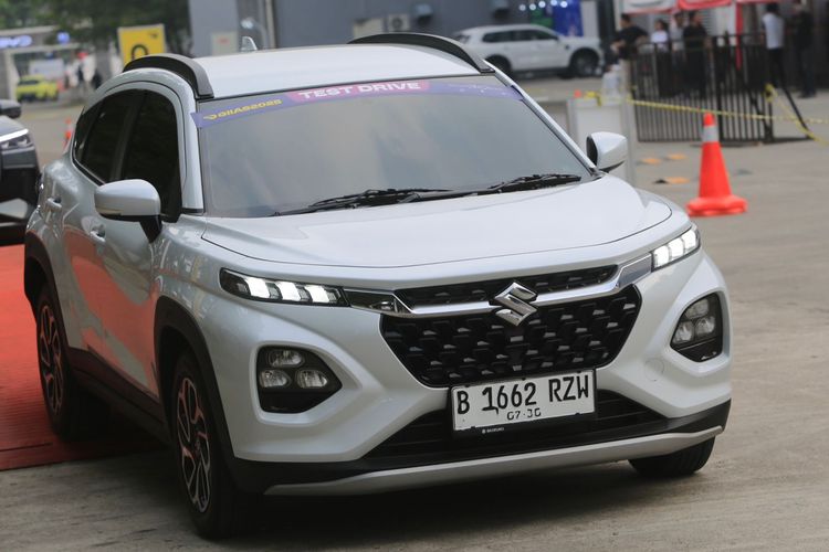 Suzuki, K15B, Fronx GL, GIIAS 2025, suzuki fronx, Tes Singkat Fronx Tipe GL yang Punya Tenaga Lebih Besar di GIIAS 2025