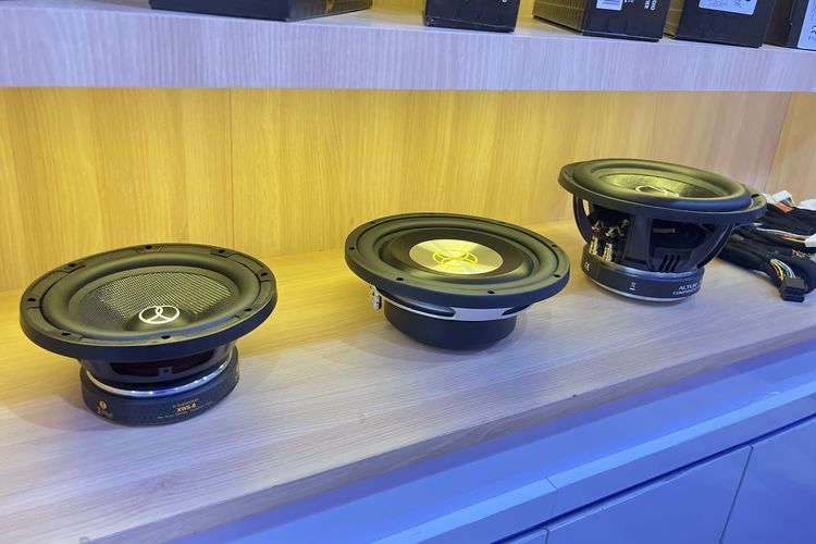 Subwoofer, sistem audio mobil, DSP amplifier, speaker aftermarket, Meningkatkan Audio Mobil: 3 Komponen Wajib Untuk Upgrade