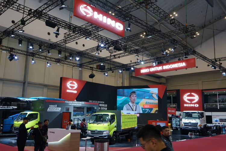 Hino, truk, tangki, GIIAS 2025, hino, Cara Hino Jaga Standar Keamanan Truk BBM Pertamina