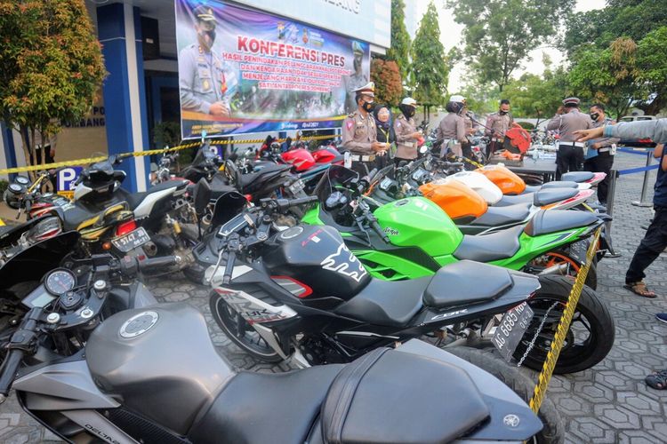 knalpot aftermarket, Industri Kreatif, Dedi Mulyadi, Asosiasi Pengusaha Knalpot Indonesia, Menelisik Larangan Knalpot Aftermarket dan Kreativitas Otomotif